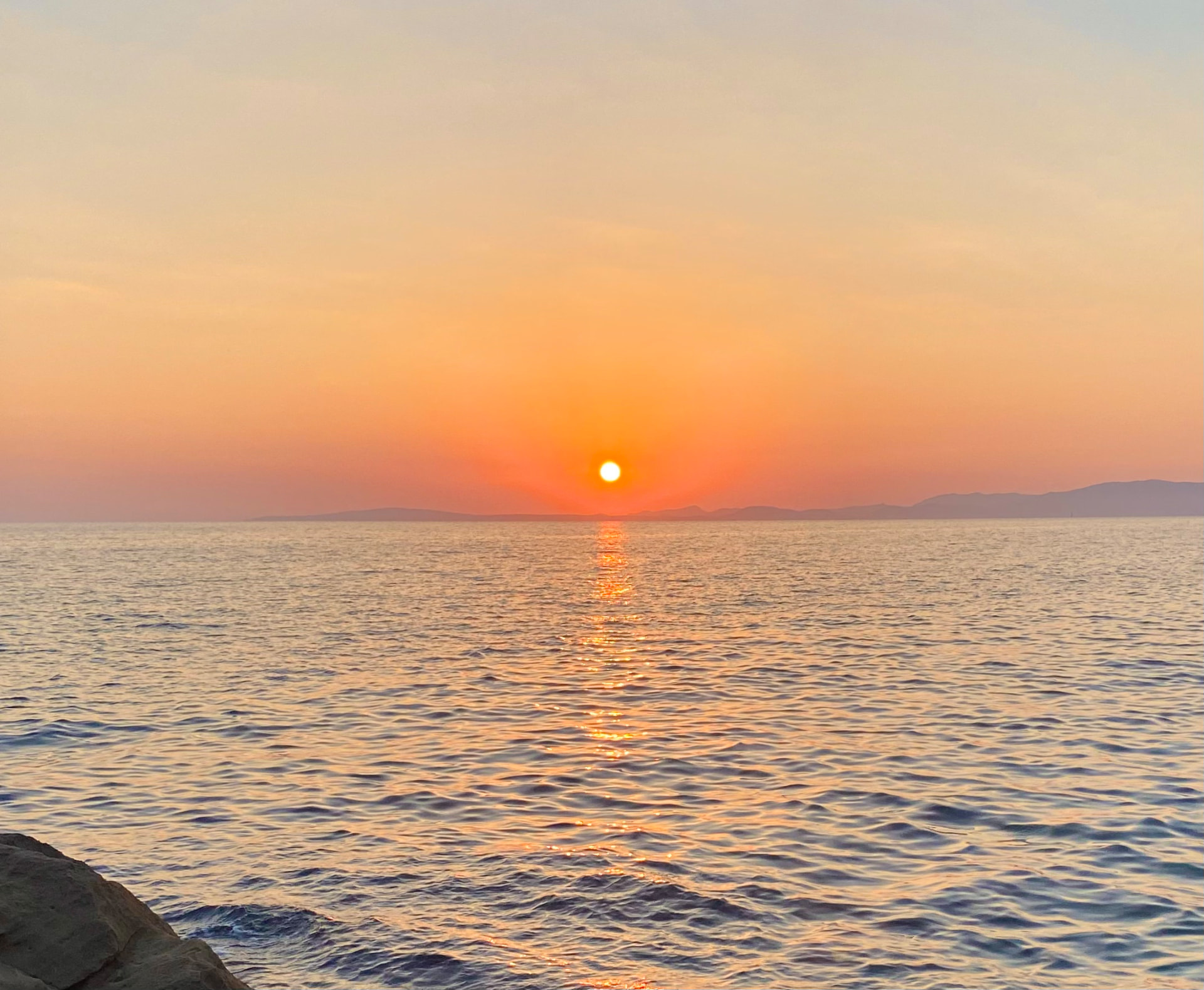 Atardecer sobre el mar